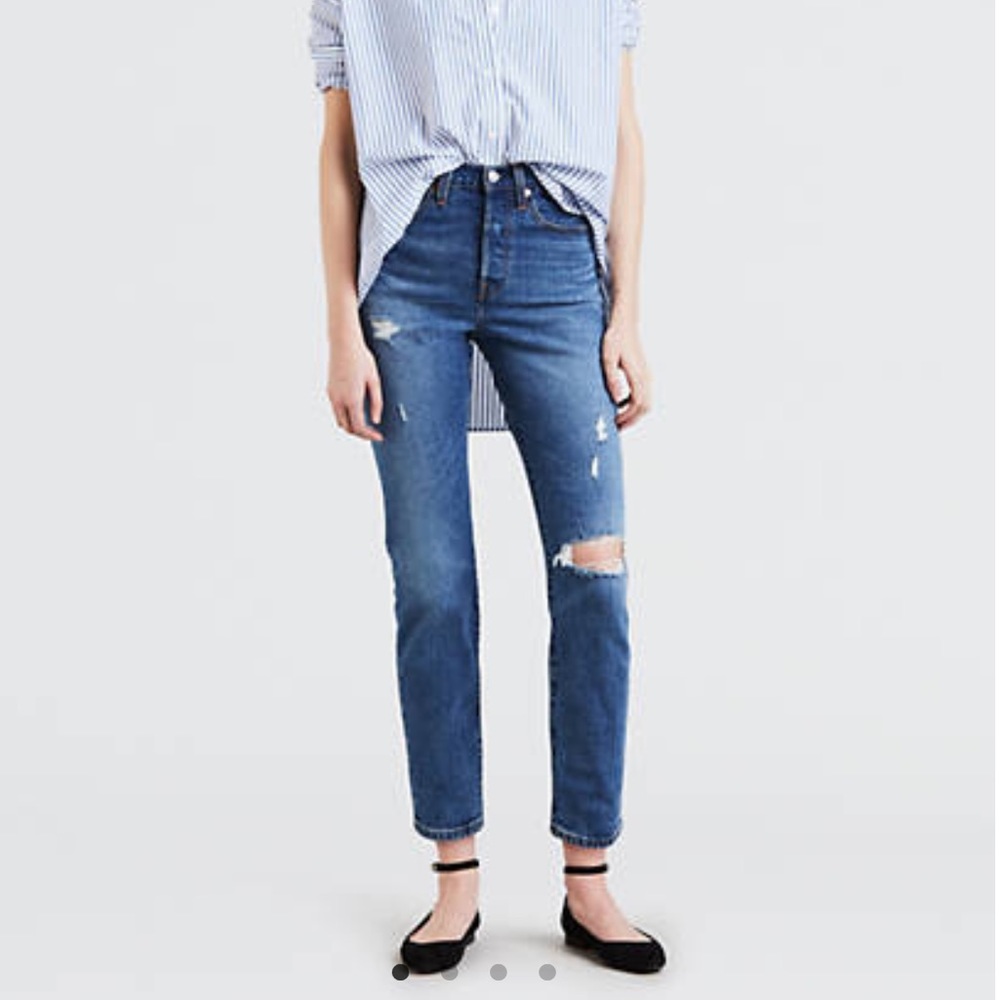 BNWTs Levi’s Icon Wedgie Fit Jeans size 24